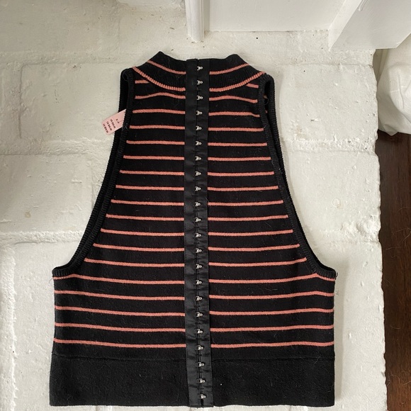 NWT Victoria’s Secret cropped striped mock neck - Picture 3 of 3